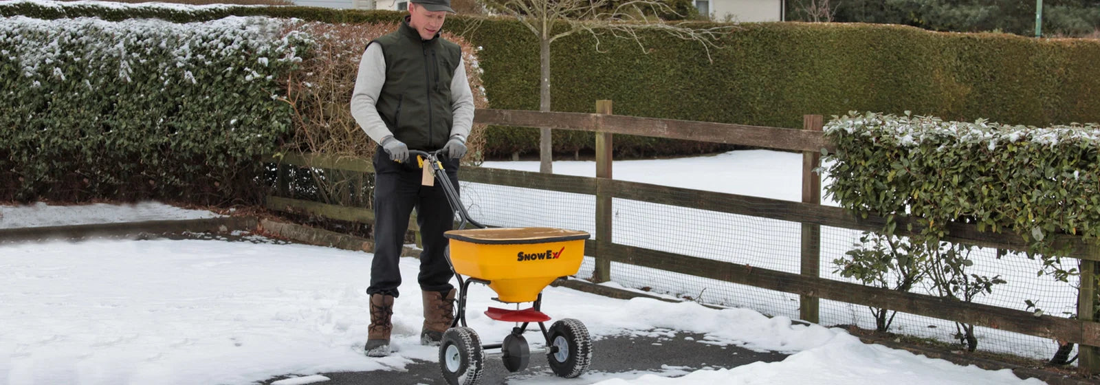 SnowEx SP-65 Walk Behind Pedestrian Salt Spreader - 47 Litre